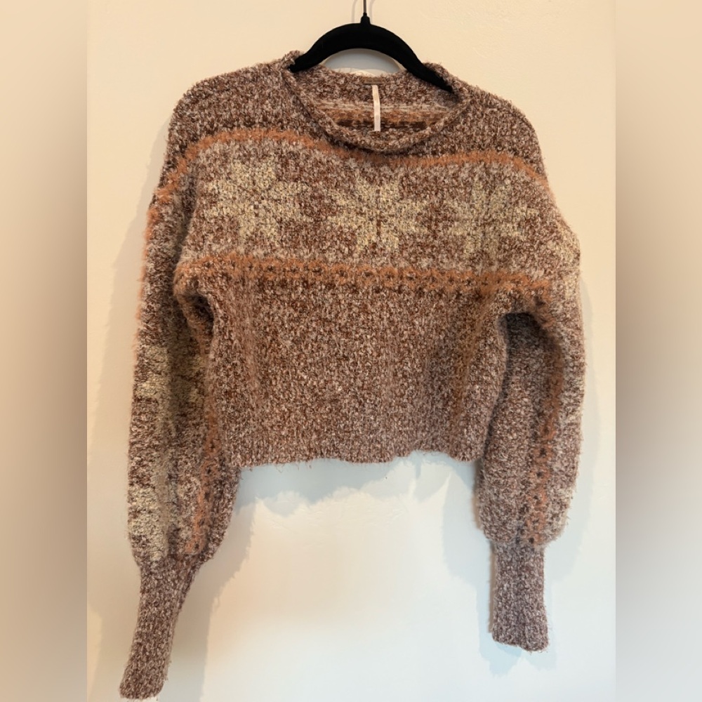 Free people XS cropped snowflake sweater
